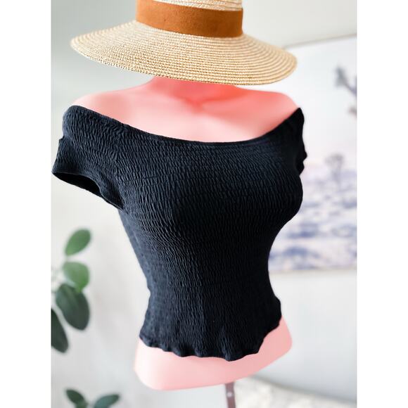 Brandy Melville Curve hugging exaggerated smocked off shoulder top - Picture 1 of 4
